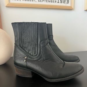 Harley Davidson. Lack Leather boots. Sz 7.5 women’s